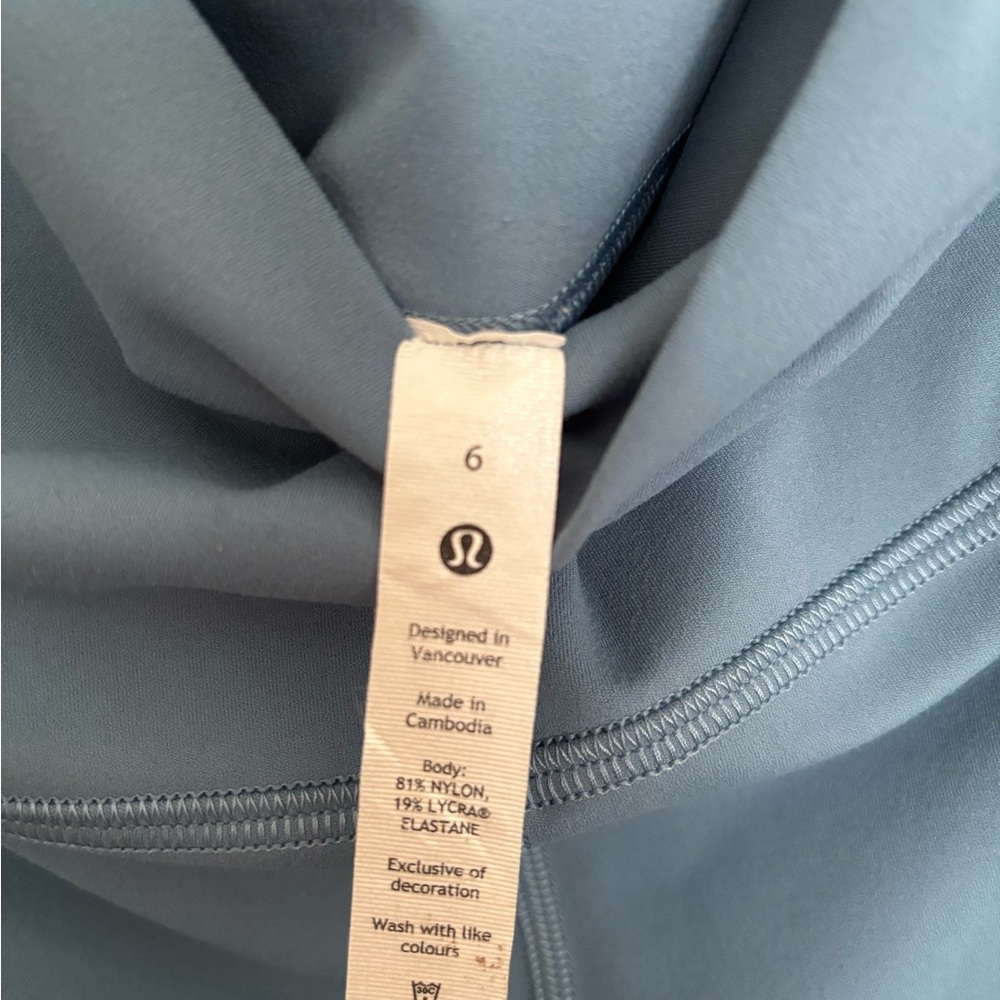 Lululemon Align Leggings 21 “ crop solid blue size 6 women’s cropped - Picture 4 of 9